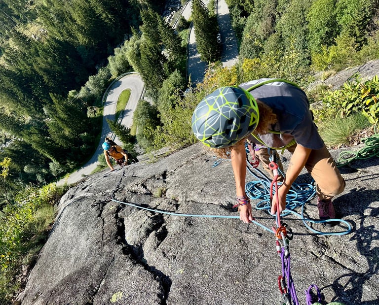 Multpitch climbing course in Valmasino