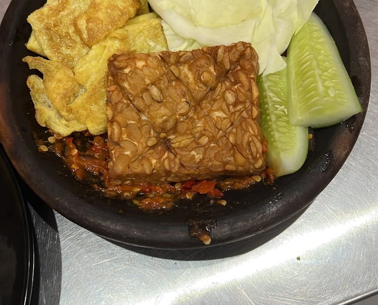 Nasi Telor Tempe Penyet