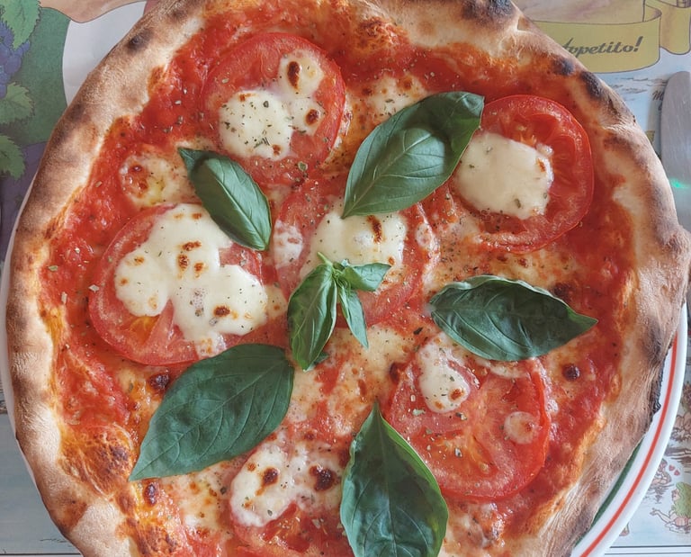 Pizza bei Pasta Vino in Aalsmeer