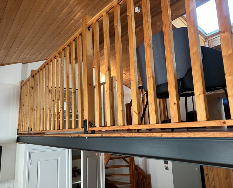 mezzanine bois sur mesure et garde corps en bois