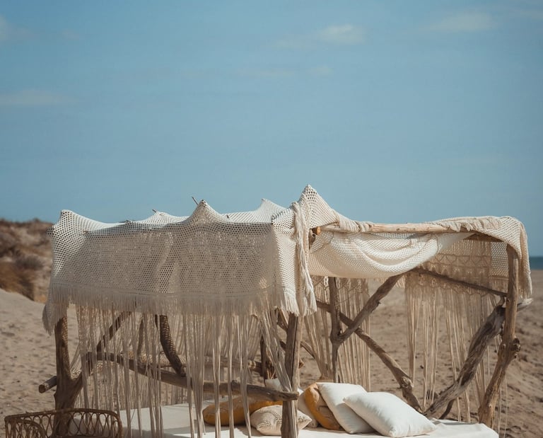 Lit de plage spacieux à Playa Amor, idéal pour une journée farniente au bord de l’eau