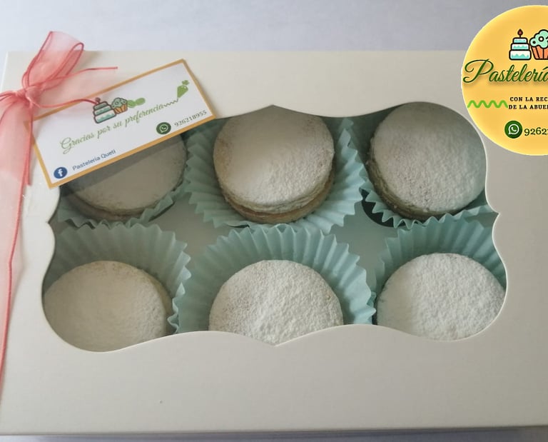alfajores de almendra pasteleria queti
