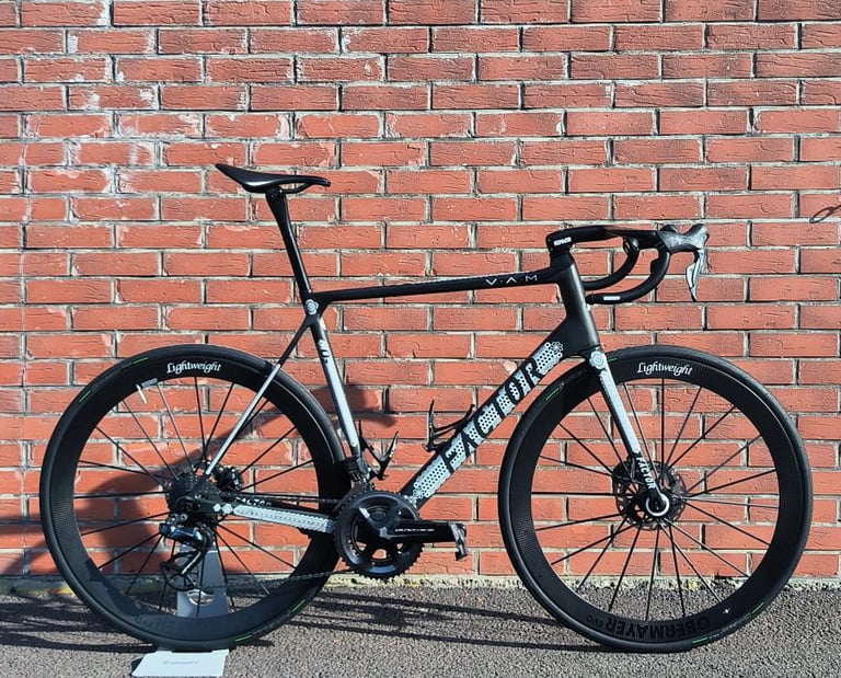 ROAD BIKE FACTOR WITH ENVE COCKPIT