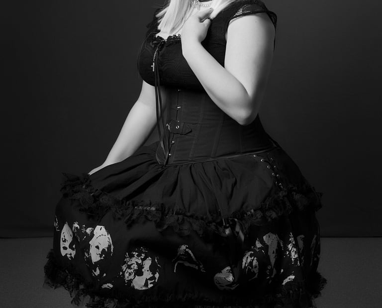 horror dolls gothic lolita dress photoshoot