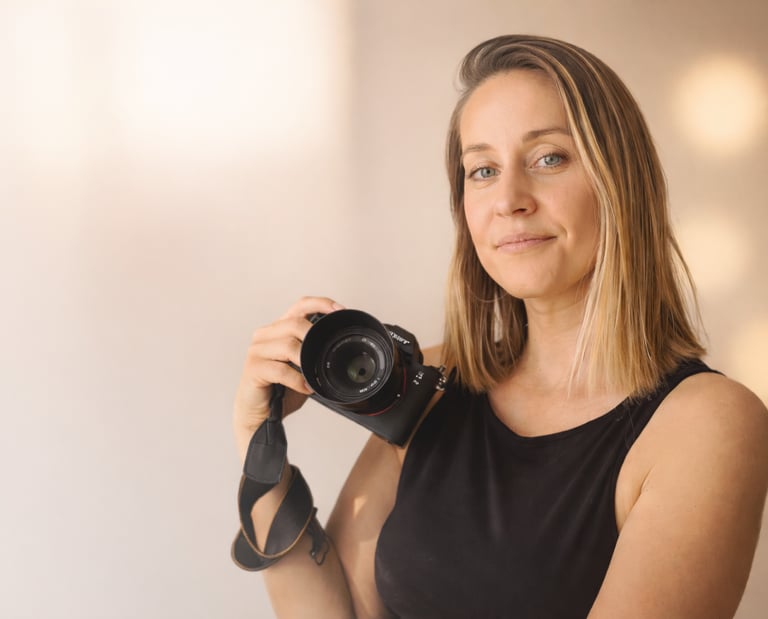 Portrait of Simona, a professional photographer based in Brighton & Hove
