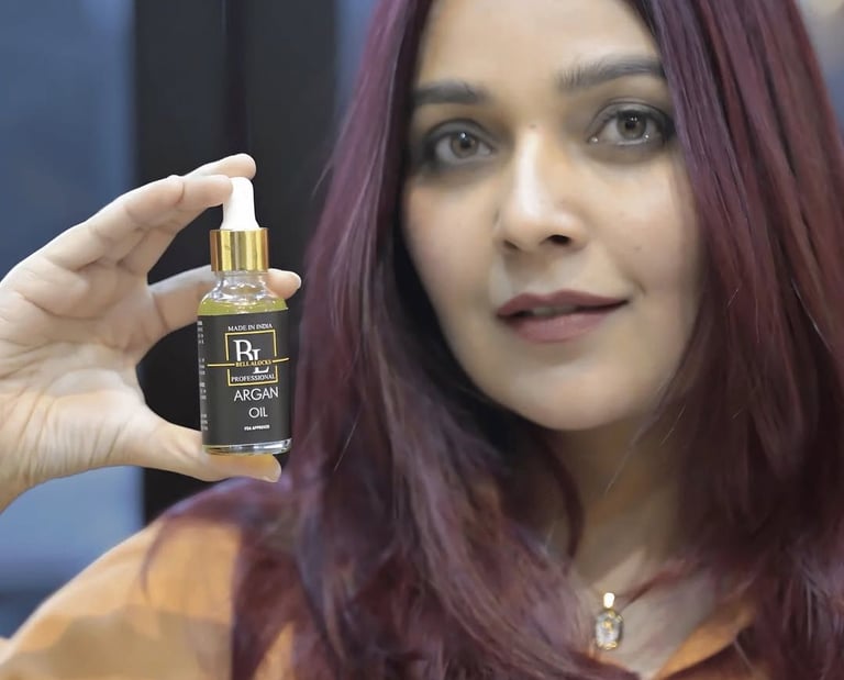 Actor Mansi Shrivastava at Ayush Manocha Salon