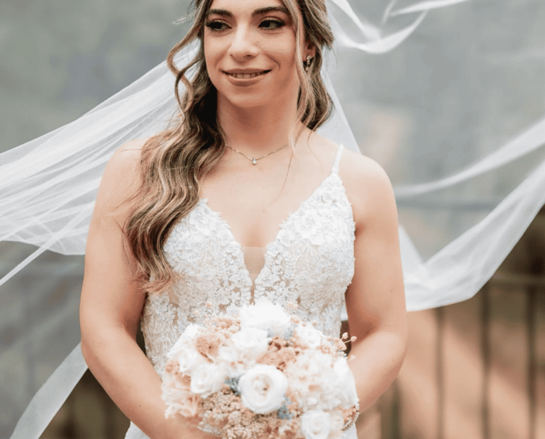 Detalle de maquillaje de ojos para novia realizado por Lizeth Quevedo