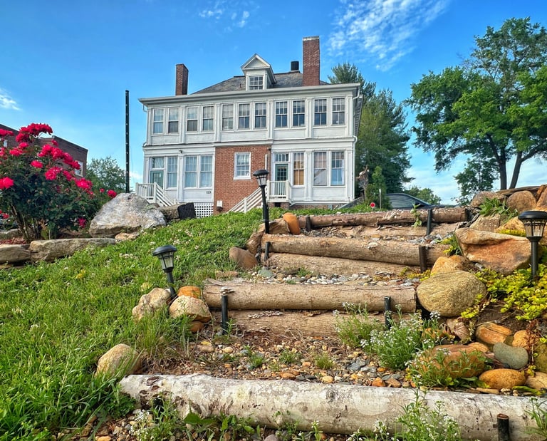 back steps at rear of house 2123 rivermont