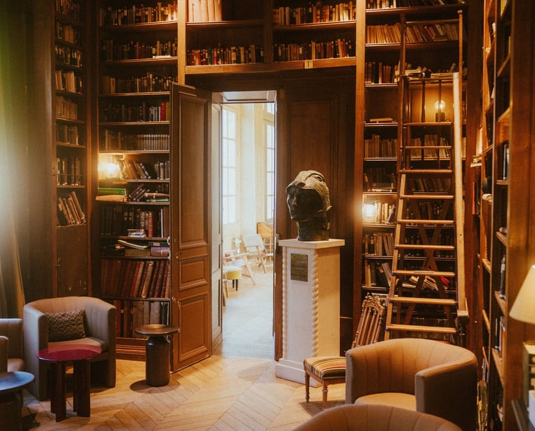 Bibliothèque de l'hôtel Maison du Val