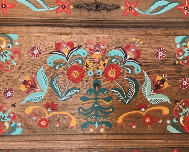 Motifs inspiration bohème boho peints sur bois meuble Clinchamps sur Orne Normandie Caen Vire