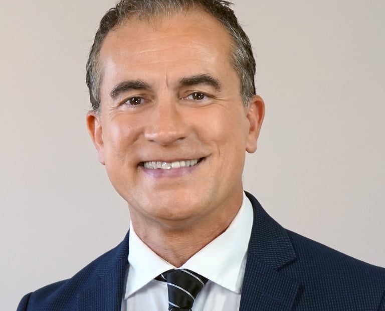 Giuliano Ciabatta bilingual creative producer and AI content evaluator