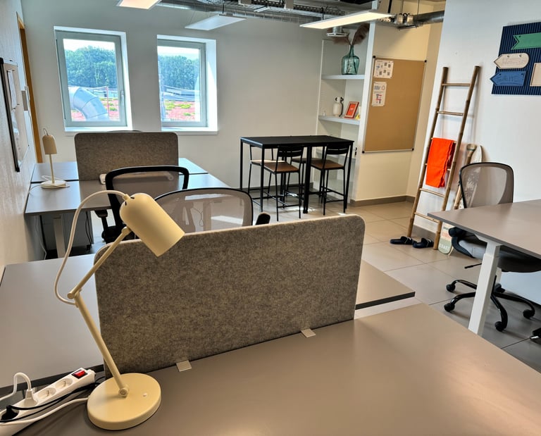 Bureau ergonomique pour travailler assis ainsi que debout