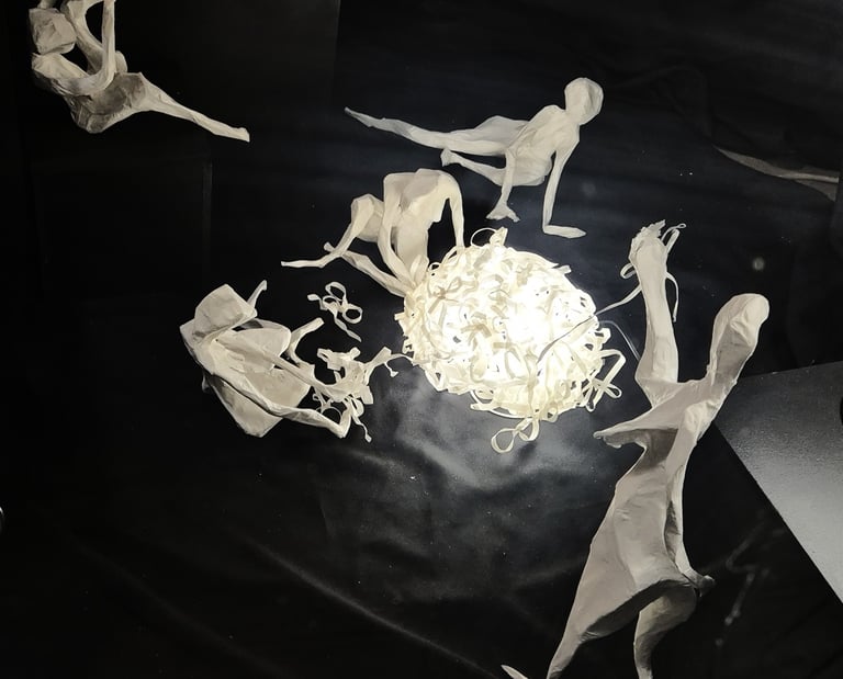 Installations sculptures papier Millau