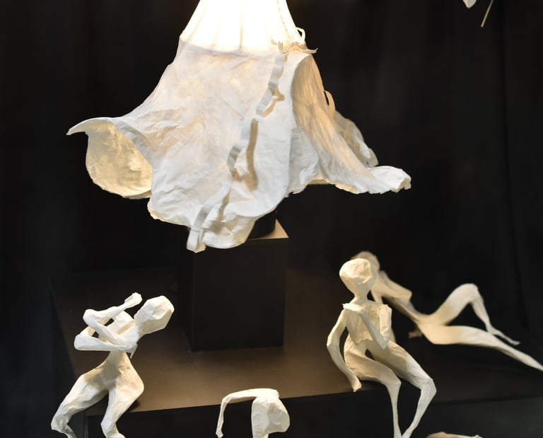 Installations sculptures papier Millau