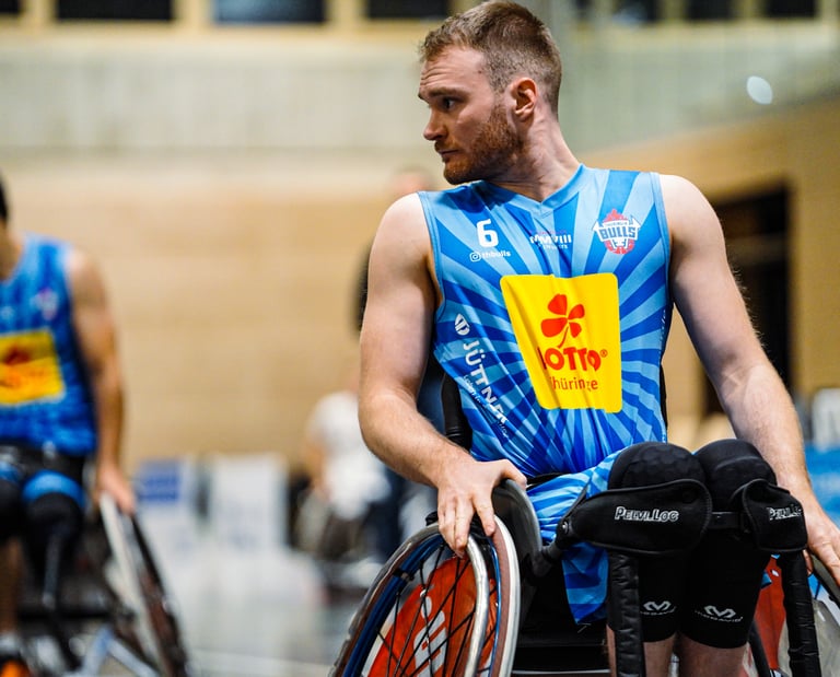 Lukas Gloßner im Trikot der Thuringia Bulls