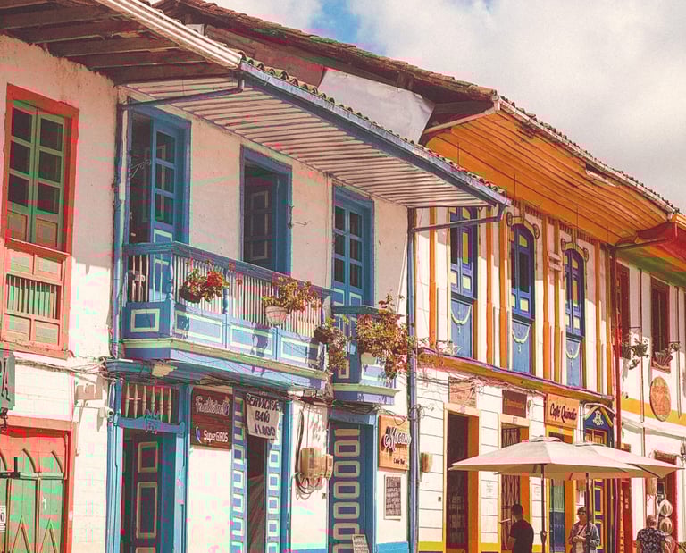 Salento center, colorful houses 