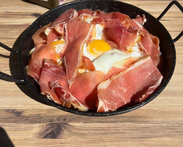 huevos rotos con jamon