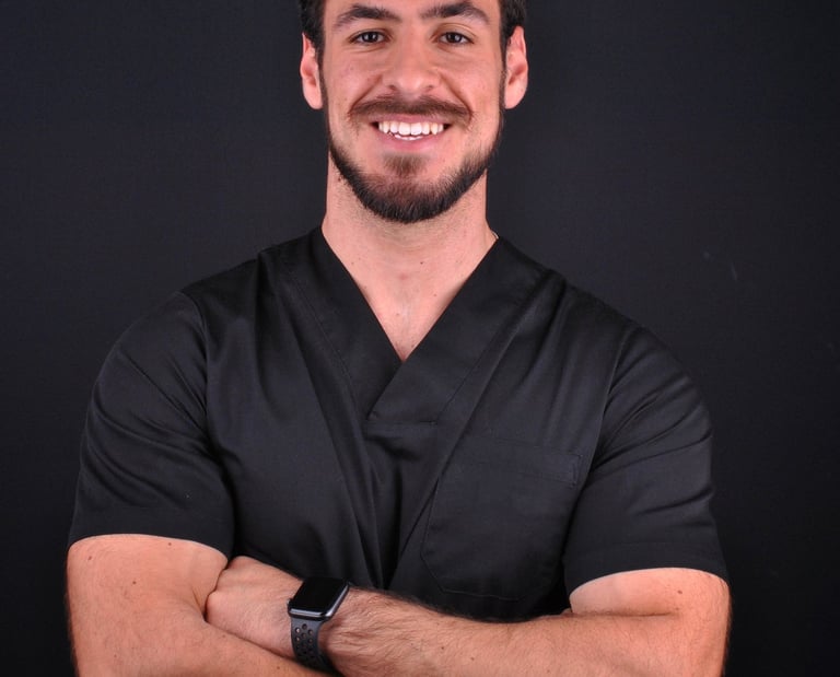 Dr. Miguel Alcobia – Especialista em implantologia na Clínica do Convento.