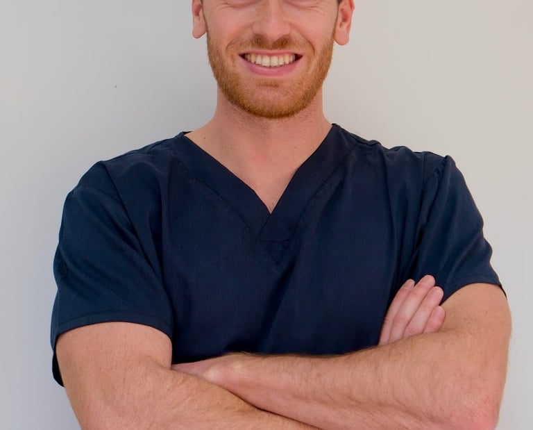Dr. Manuel Sobral – Médico dentista na Clínica do Convento, Setúbal.
