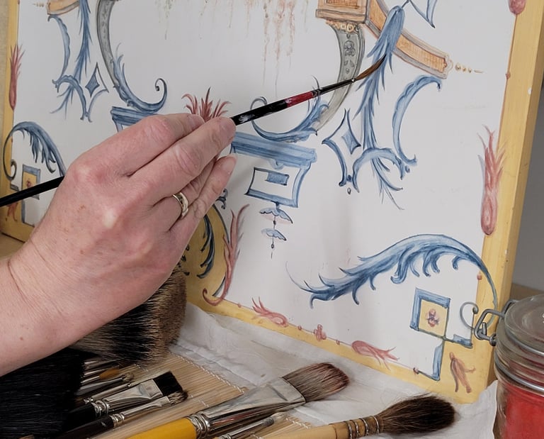Les décors de style apportent une élégance, un raffinement et reflètent une époque: ornementations, patines, ciels...
