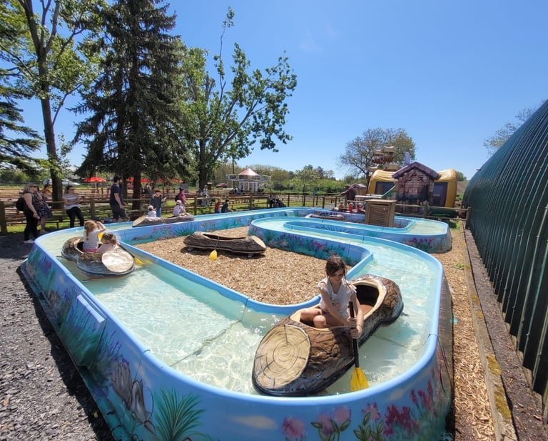 Les minis buches un manège rafraichissant pour petits et grands
