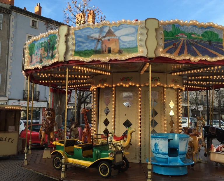 choisissez votre monture sur le carrousel 1900