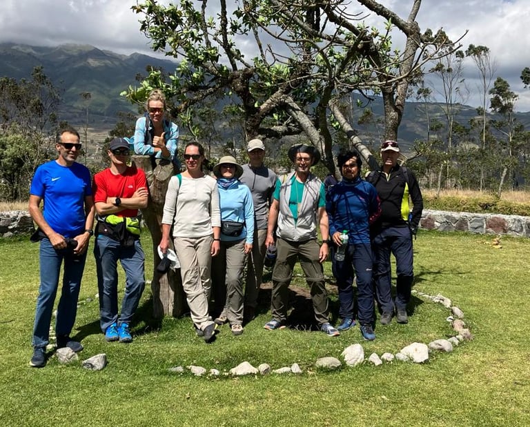 group at the Lechero en Otavalo