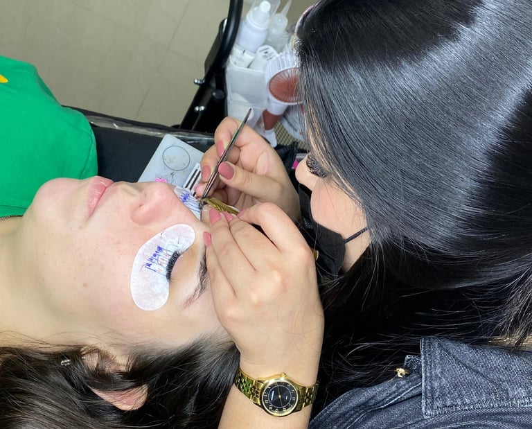 Curso Extenção de Cílios Iniciante em Cachoeiro de Itapemirim