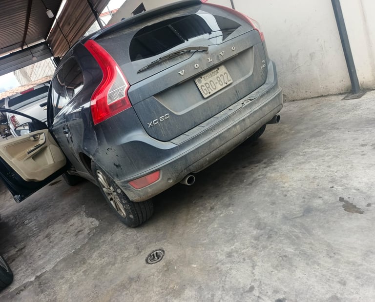 Volvo XC60 atendido en Tapia Fuertes Automotriz como parte de casos reales de diagnóstico y reparación.