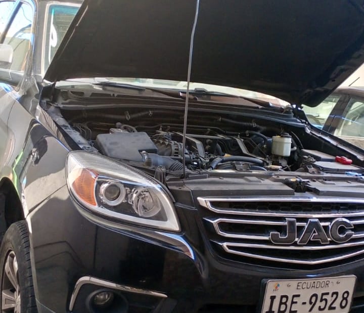 JAC HFC1037DEV Luxury 2.0 CD 4x2 atendida en Tapia Fuertes Automotriz como caso real documentado.