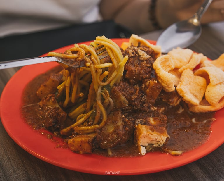 a plate of gado gado at Johny Kopitiam Batam