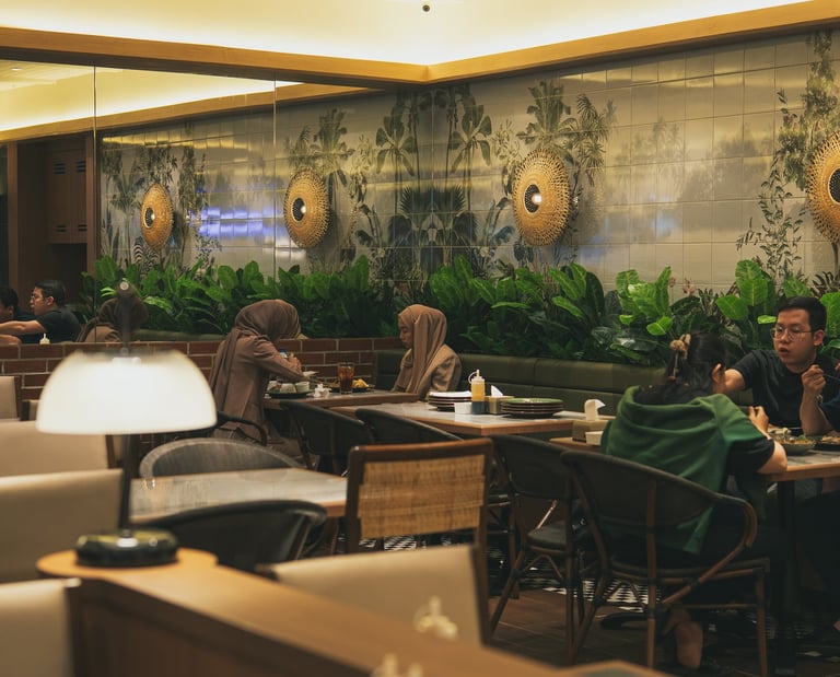 crowds having lunch at Malaya Cafe Batam