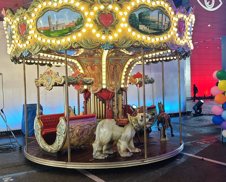 carrusel veneciano figuras para adultos telecinco gran hermano decoración feria 