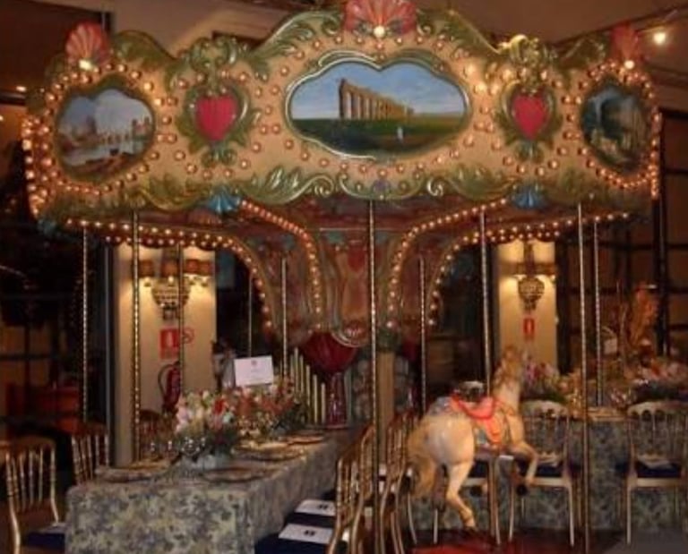 carrusel veneciano alquiler para eventos cenas bodas presentaciones decoración espacios