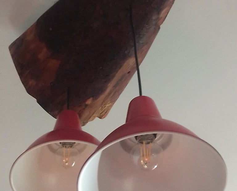 Осветително тяло за таван, изработено от дървен срез и две розови абажури, Hedgie Wilder Пловдив