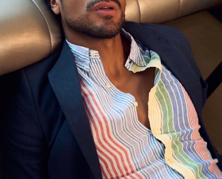 Dany Peña  look with open shirt