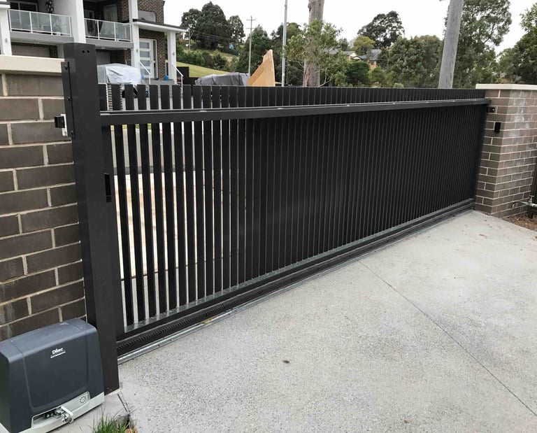 blade slant style gate