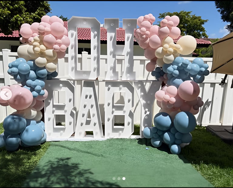 Decor of letters "OH BABY" gender reveal