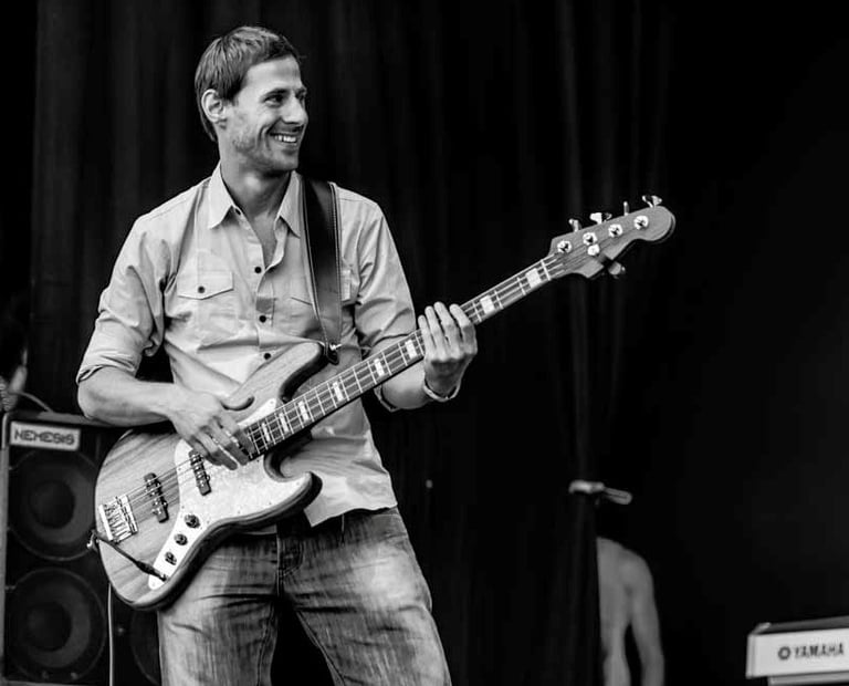 Fil Desmond, musicien de session à Sion (Valais)