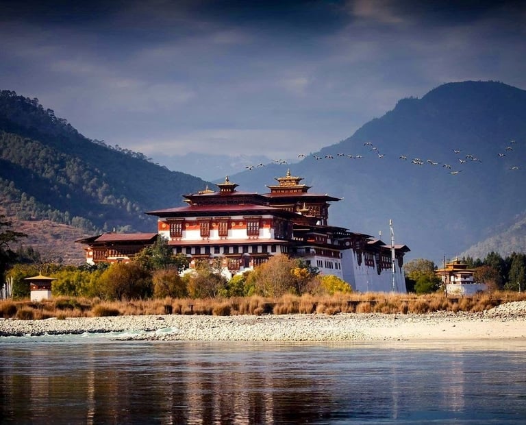 The_Majestic_Punakha_Dzong_with_Glacial_Water_in_the_Front