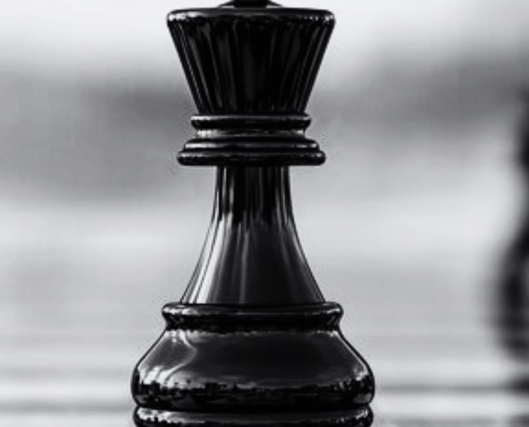 king chess piece