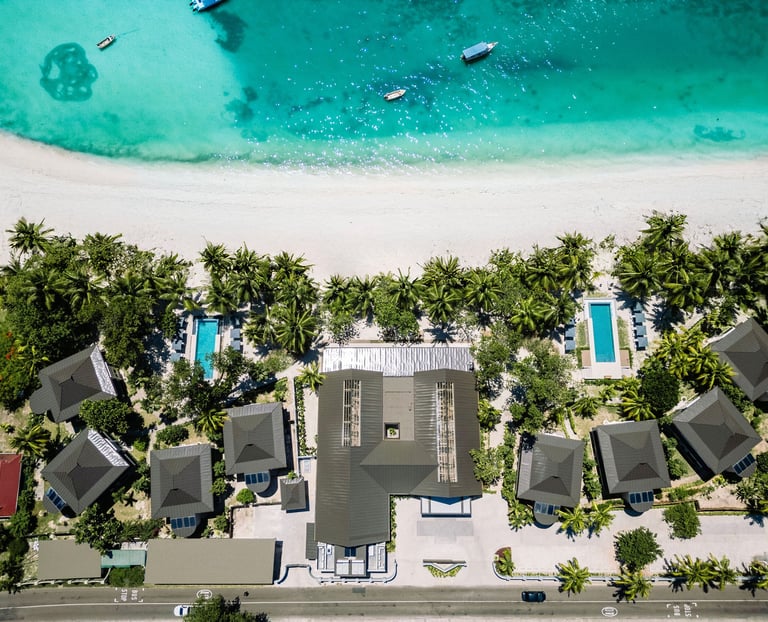 Indian Ocean Lodge (Praslin Island) - photos courtesy of Expedia