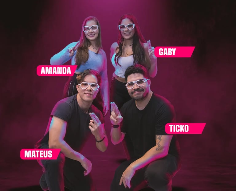 usualdance posando para uma foto