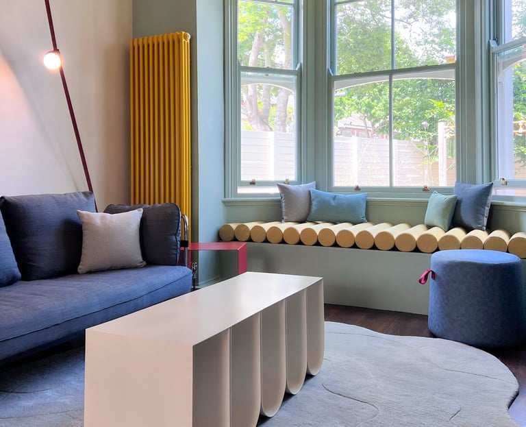 bold-interior-design-living-room