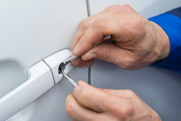 Auto locksmith in Armley