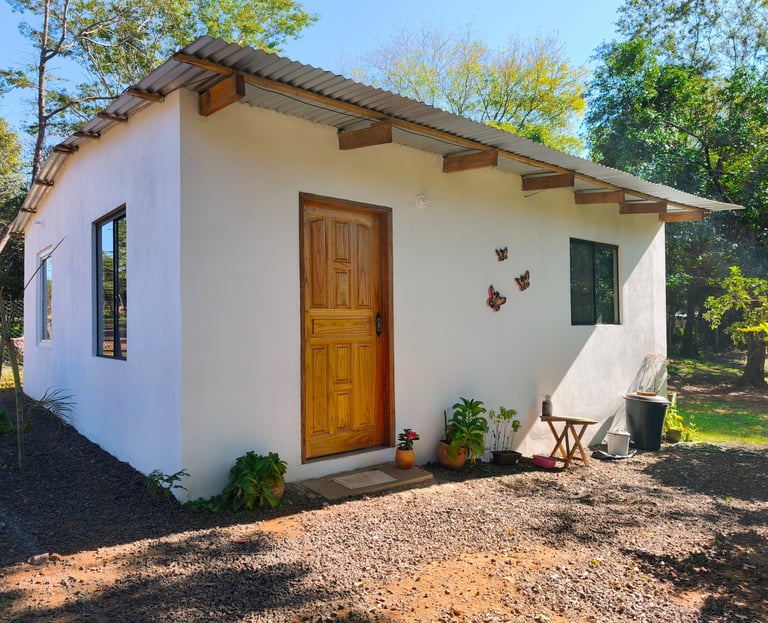 Möbliertes Haus auf umzäuntem Grundstück in Mbocayaty zu vermieten