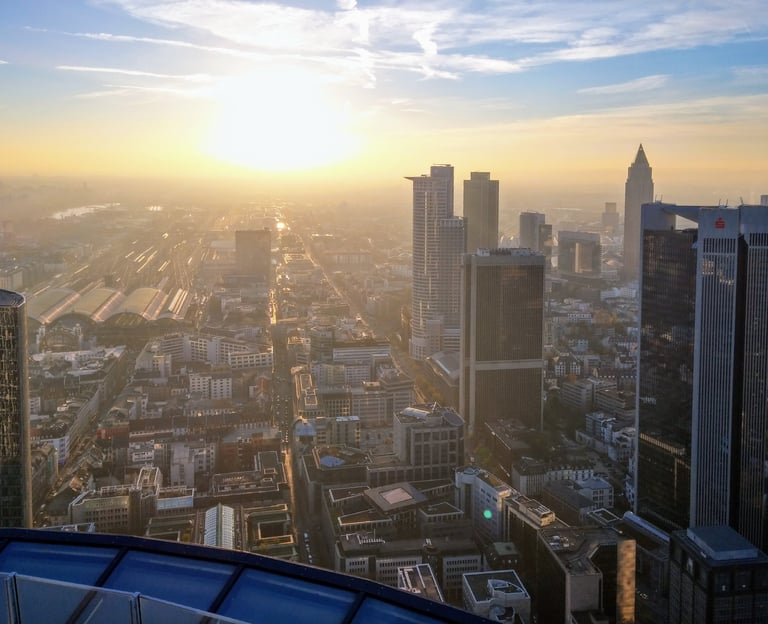 Skyline mit Bahnhof