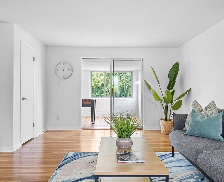 Stay in this luxurious two-story home in Pittsburgh’s quiet Northside neighborhood, equipped with ki