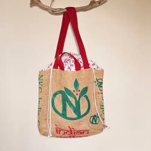 Sac cabas et créations textiles fabriqués à la demande avec l'atelier Dès 2mains