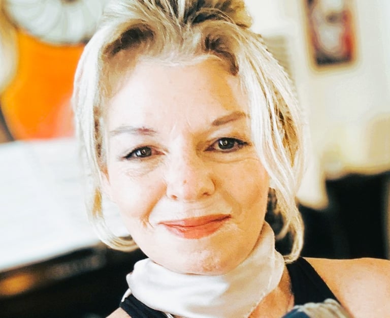 Intuitive psychic tarot reader Los Angeles In-Person & Online by Maya Britan
